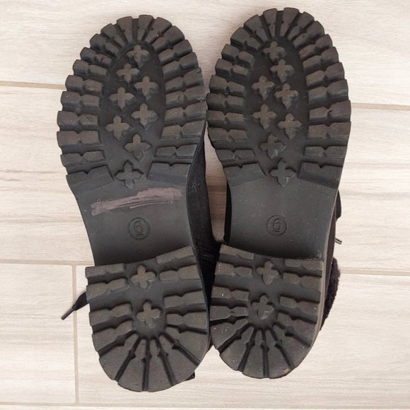 r2 Black Faux Suede & Fur NWOB Lace Up Ankle Boots.  Size 6M - Picture 7 of 8